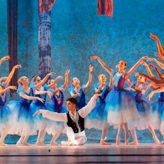 Presentaciones del Ballet Nacional de Cuba en el Teatro Eddy Suñol de la ciudad de Holguín